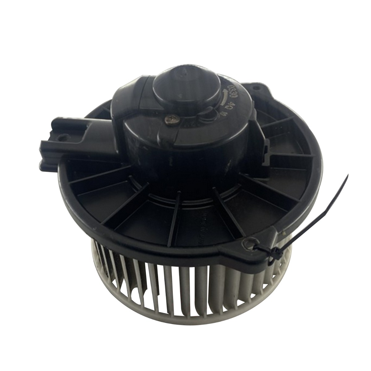 Ventilateur de moteur de ventilateur MB657230 pour Mitsubishi